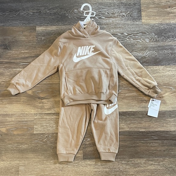 NIKE Beige Tracksuit Set NWT - Picture 1 of 6